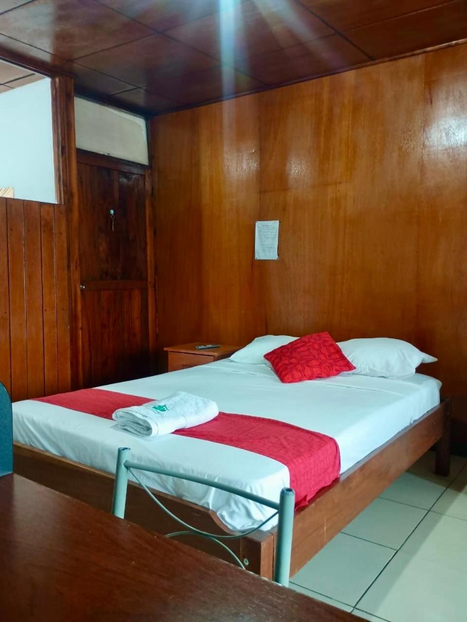 Hospedaje Casa Amazonica Икитос Экстерьер фото